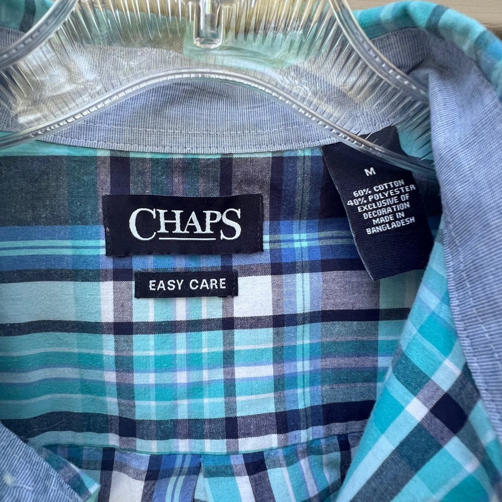 Chaps Mens M Crest Logo Easy Care Plaid Short Sleeve Button Shirt Blue shades - Picture 4 of 7